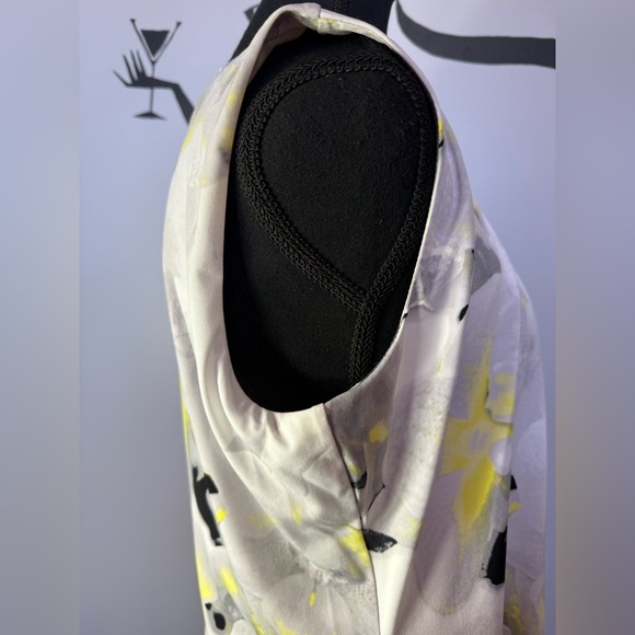 Calvin Klein Sleeveless Pleated Blouse | Abstract Floral Yellow Black Top. Ptp22 - Picture 6 of 9